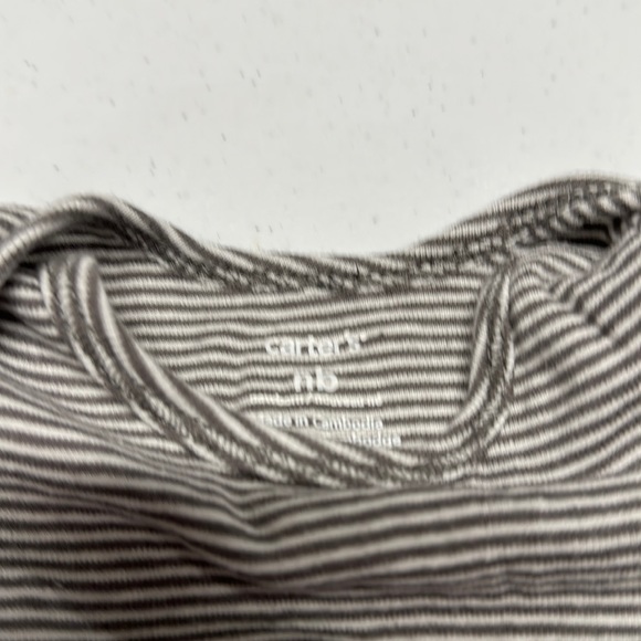 😍 3 for $15 😍 2x Boys Carter’s Short-Sleeve Onesies sz NB - Gray & White - Picture 5 of 5